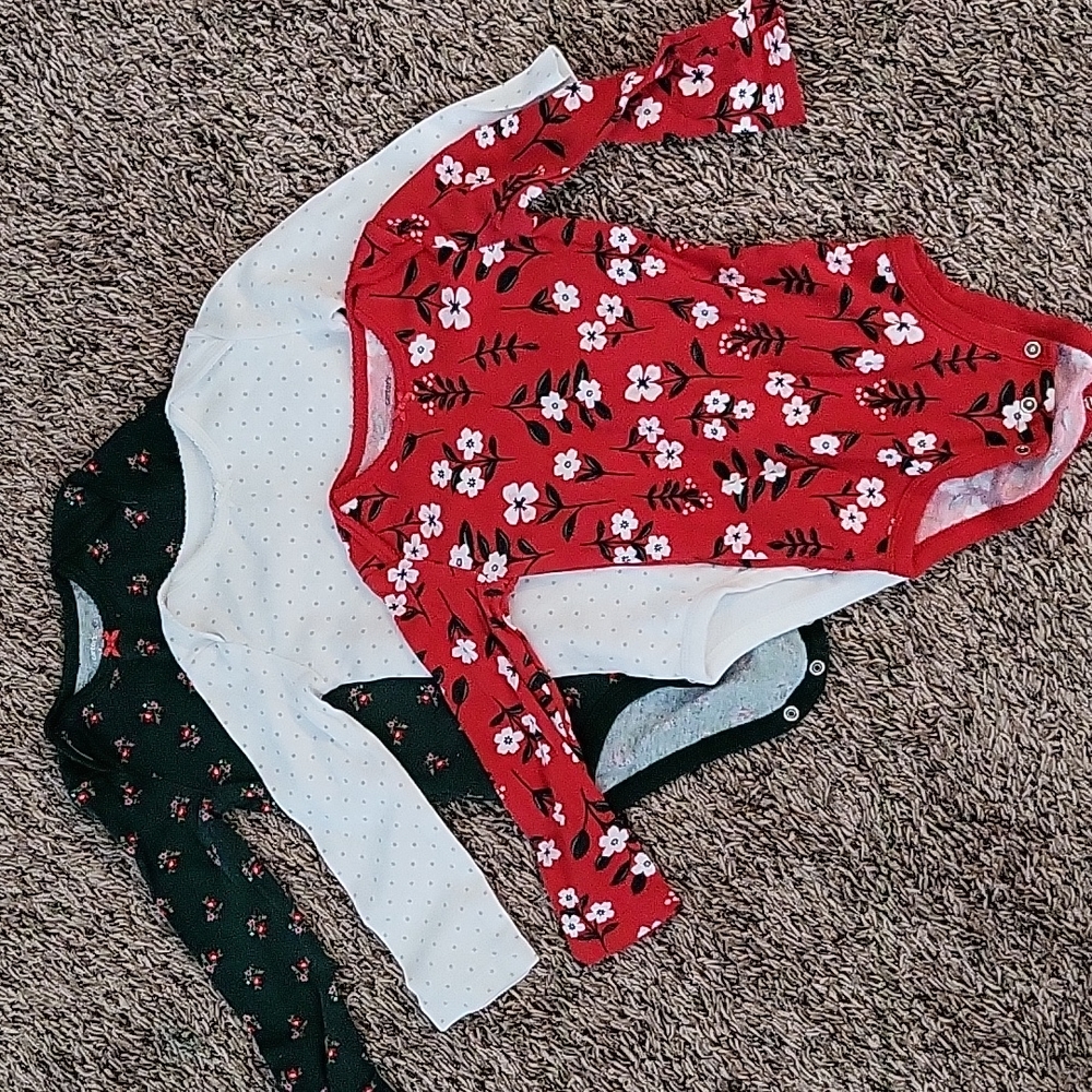 Carter long sleeve onsies, set of 3. Size 24m